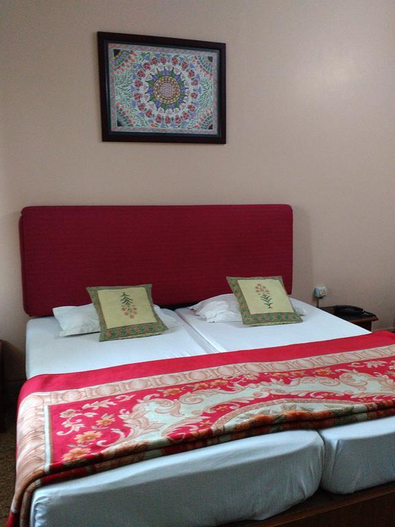 Hotel Ajaya Varanasi Phòng bức ảnh