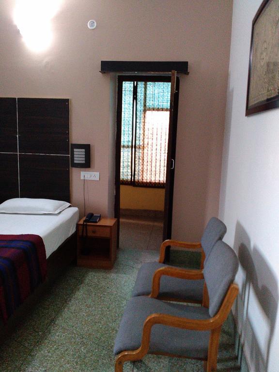 Hotel Ajaya Varanasi Phòng bức ảnh