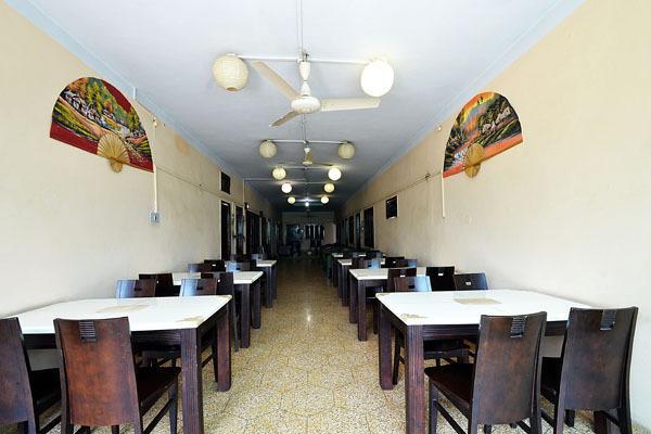 Hotel Ajaya Varanasi Ngoại thất bức ảnh