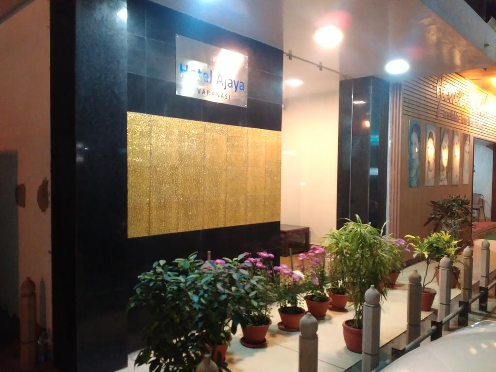 Hotel Ajaya Varanasi Ngoại thất bức ảnh