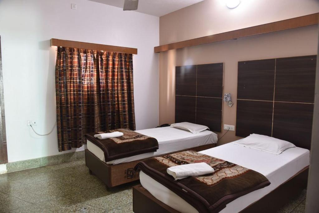 Hotel Ajaya Varanasi Ngoại thất bức ảnh