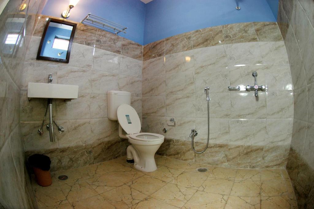 Hotel Ajaya Varanasi Phòng bức ảnh