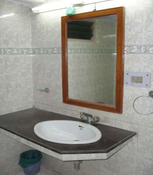 Hotel Ajaya Varanasi Phòng bức ảnh
